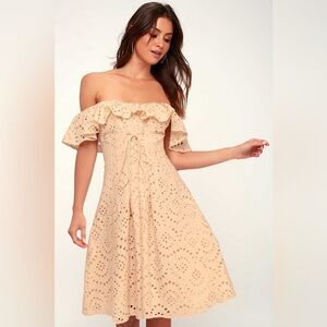 ASTR the Label Joyce Light Peach Eyelet‎ Lace Off-the-Shoulder Dress size medium